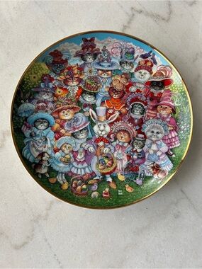 Franklin Mint White Porcelain 'Easter Purrade' Collector Plate